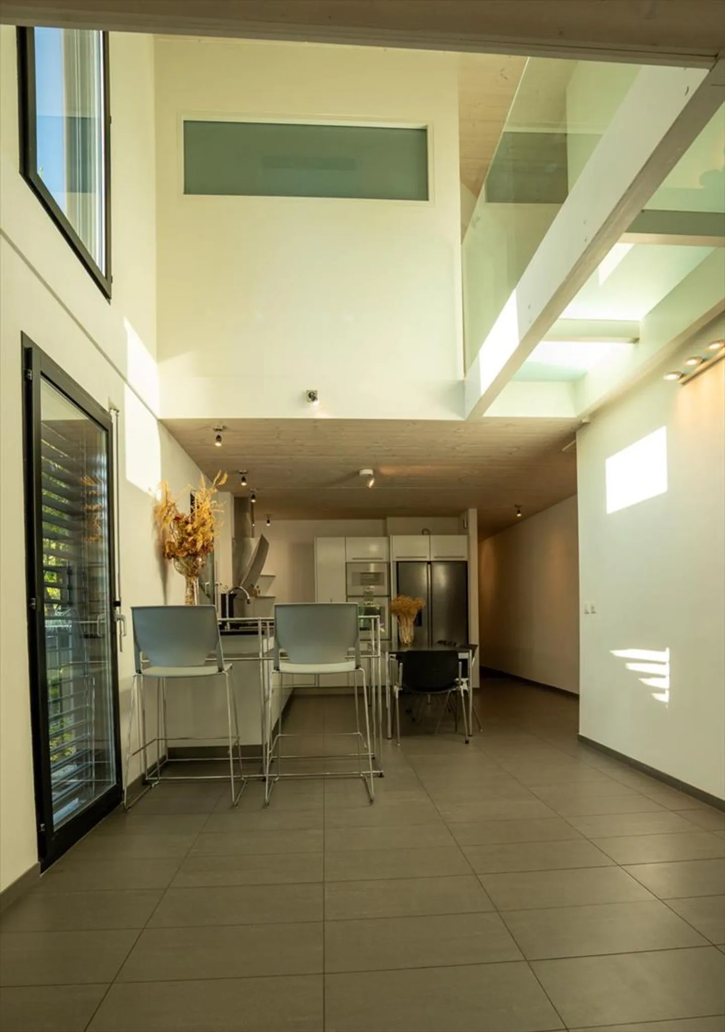 Magnifique Maison moderne de 8 pièces. - Photo 7 sur 13