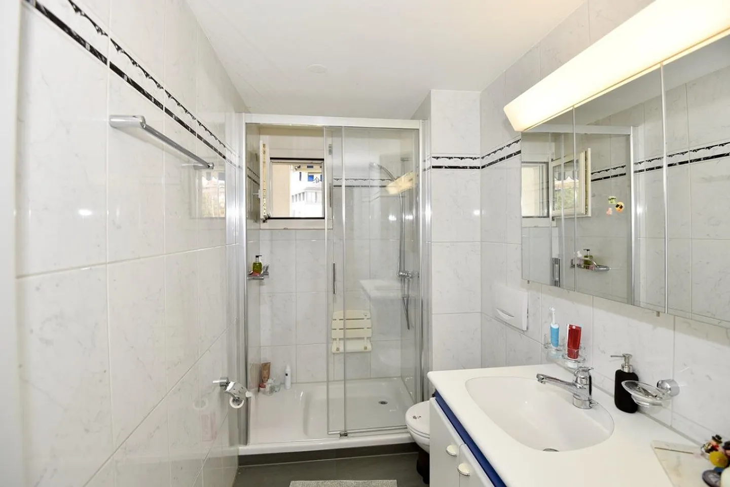 Moderne, zentral gelegene Wohnung nähe See - Photo 10 of 11