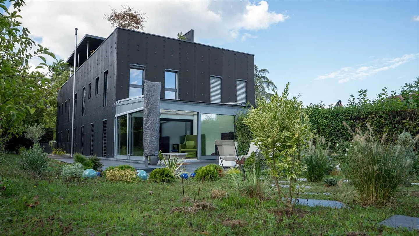Magnifique Maison moderne de 8 pièces. - Photo 11 sur 13