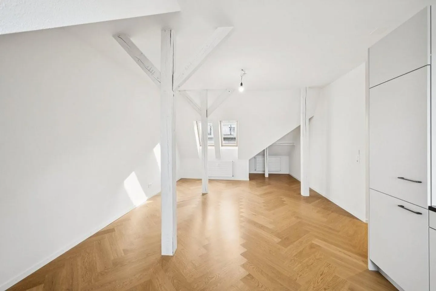 Charming Penthouse in the Heart of Kleinbasel - Photo 4 of 10
