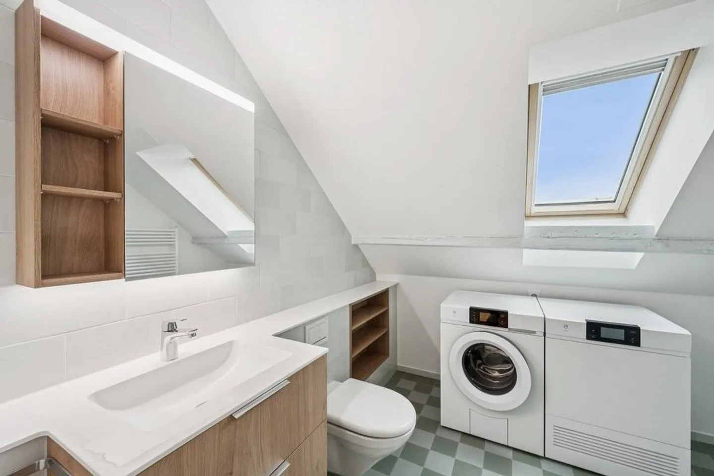 Charming Penthouse in the Heart of Kleinbasel - Photo 7 of 10
