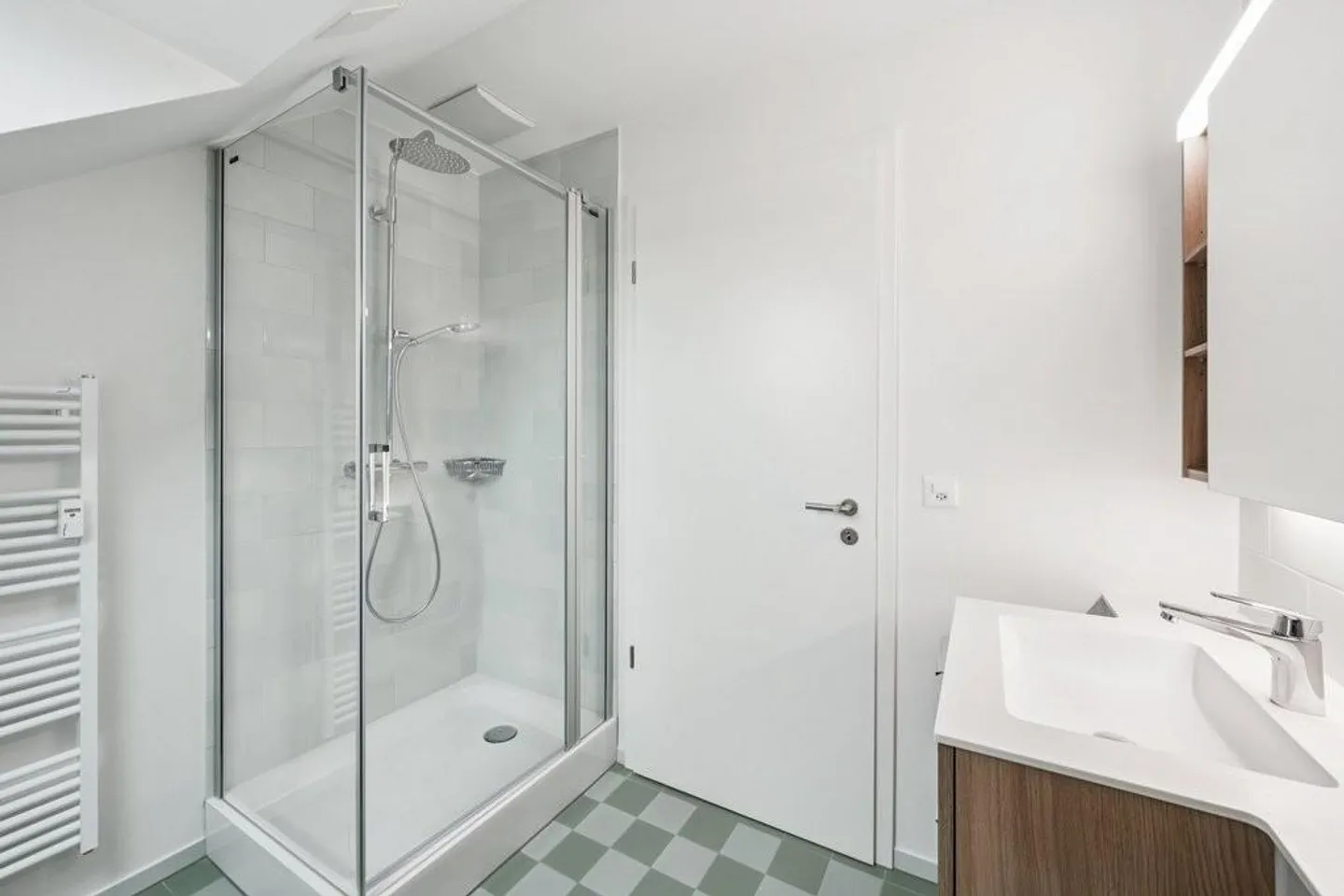 Charming Penthouse in the Heart of Kleinbasel - Photo 8 of 10