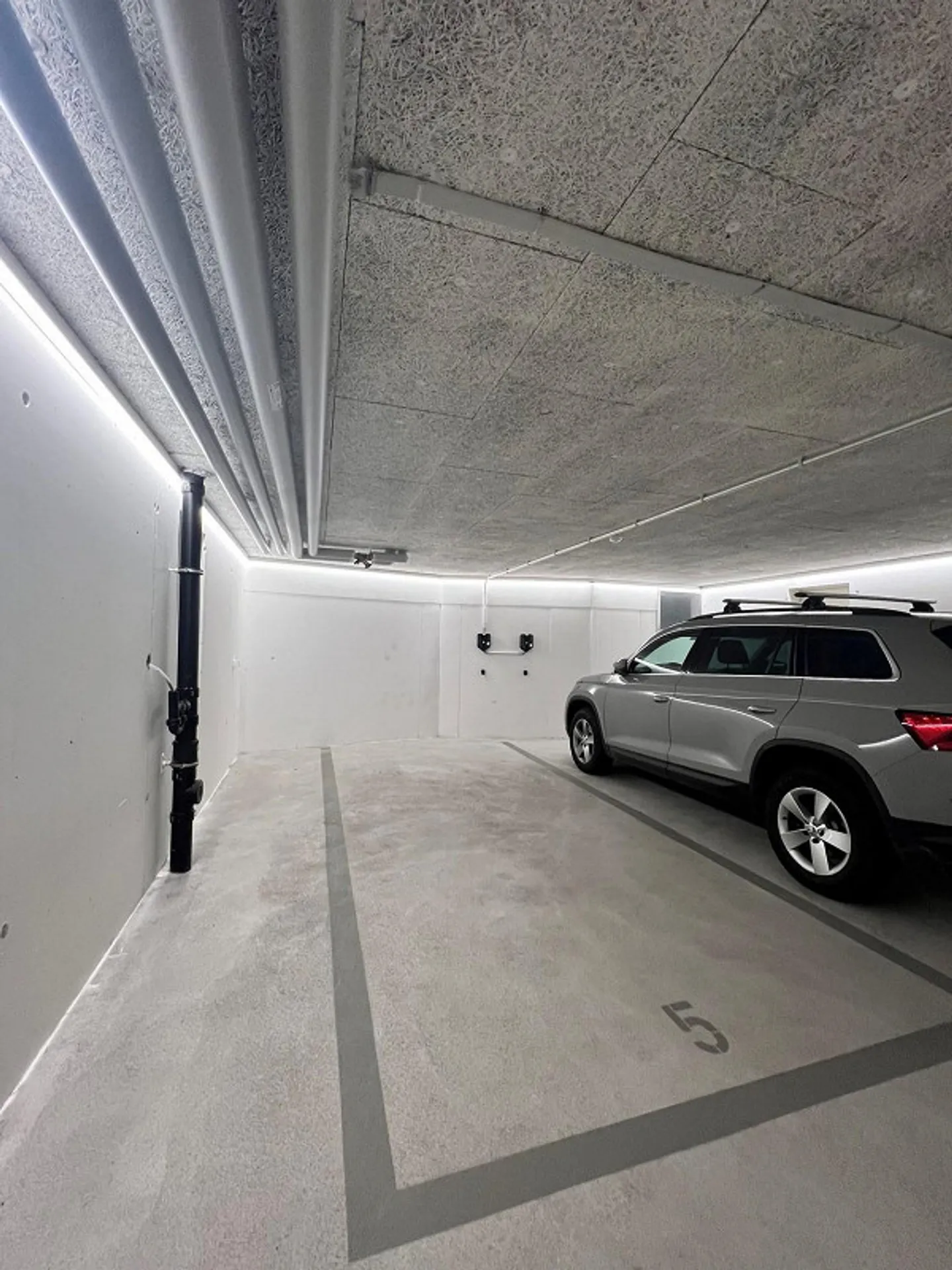 Place de parking à louer à Hottingen - Photo 2 sur 2