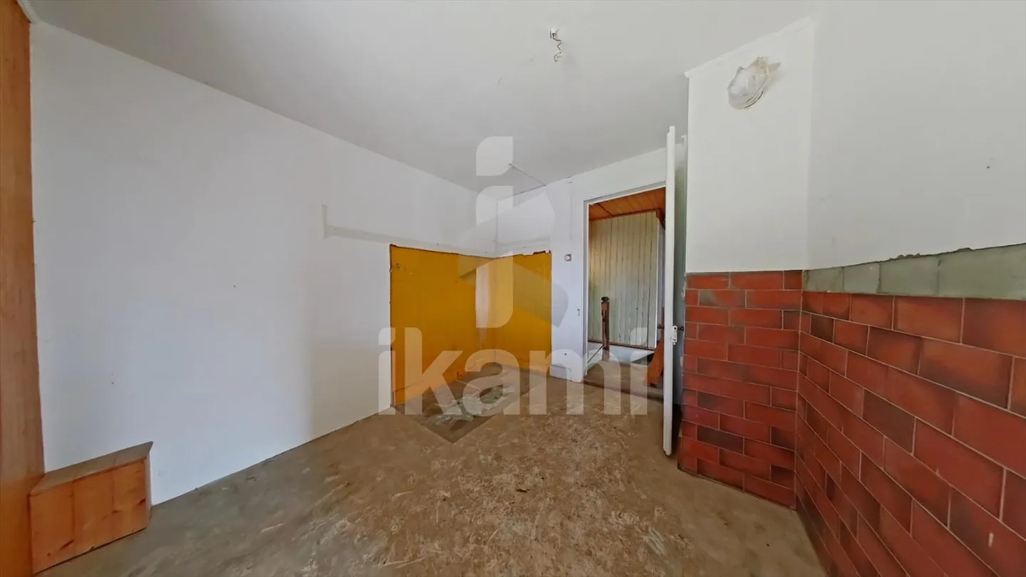 Esclusiva: Chalet svizzero da ristrutturare con vista mozzafiato sulle Alpi - Foto 10 di 11