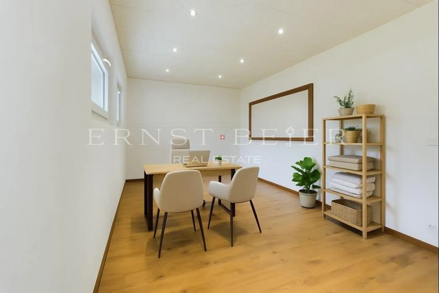 Arcade commerciale con vetrine - Foto 3 di 13