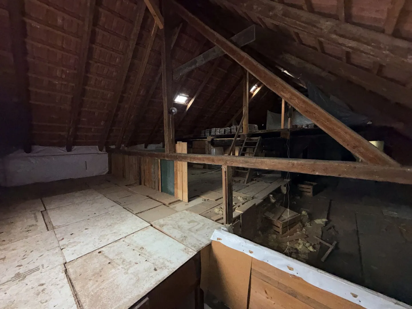 Seltene Gelegenheit: Wohnhaus mit Ökonomieteil und Baulandreserve auf 1'752 m² in Lostorf - Foto 11 di 15