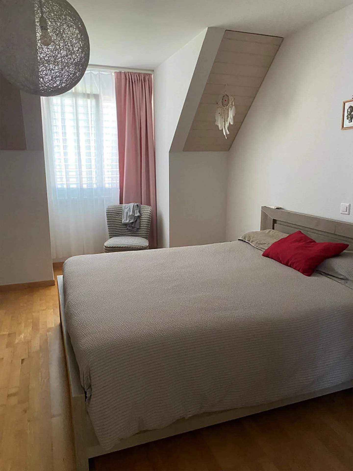 Ampio appartamento di 3,5 locali con balcone e vista lago - Foto 8 di 10