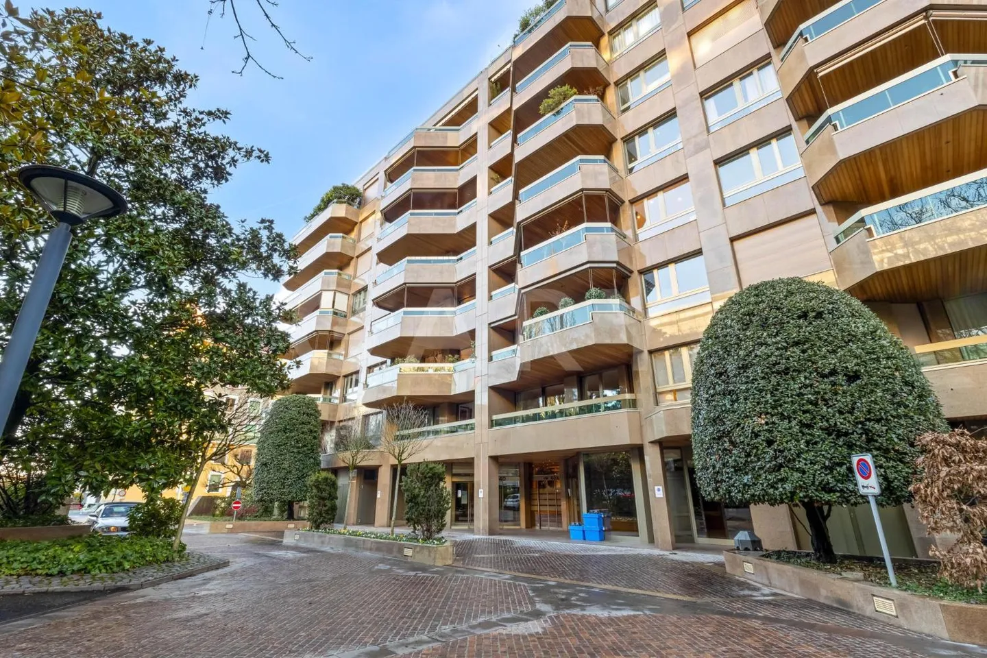 Appartement avec 7 pièces au cœur de Genève - Photo 2 sur 11