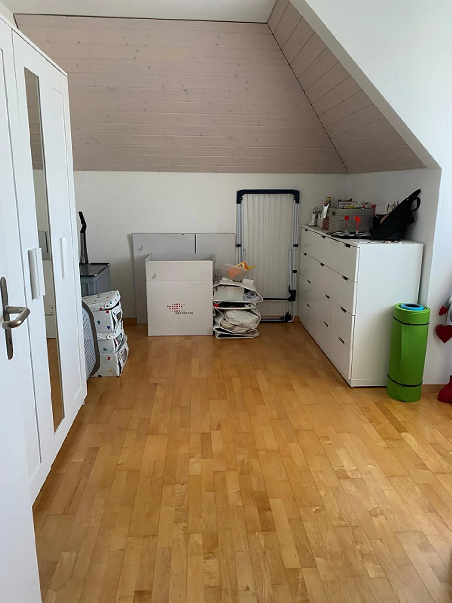 Ampio appartamento di 3,5 locali con balcone e vista lago - Foto 10 di 10