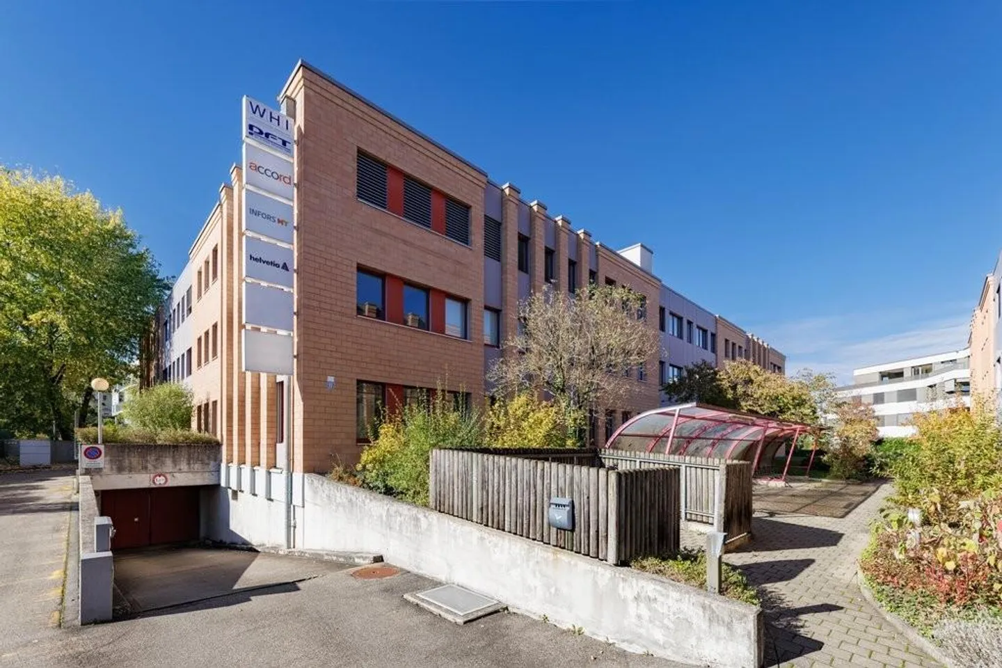 Cerchi uffici in una posizione comoda - Foto 2 di 7