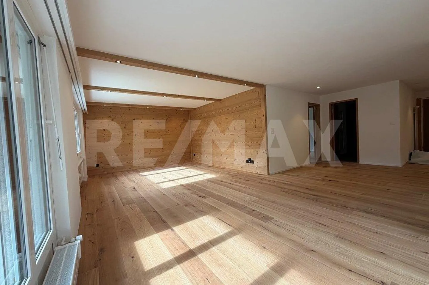 3.5-Zimmer-Wohnung in Klosters – hochwertig saniert mit Chalet-Charme - Foto 3 di 13