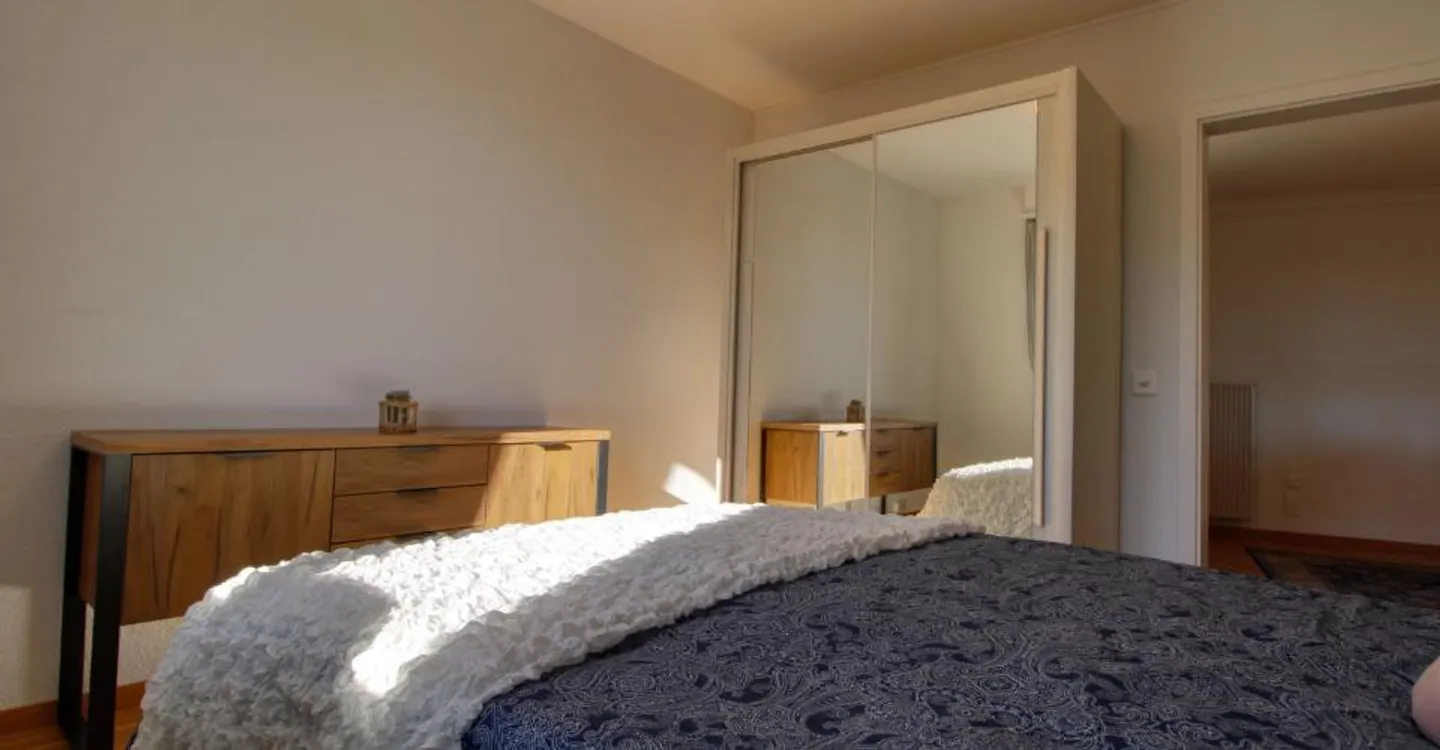 Furnished Room in Prime Location - Photo 5 of 17