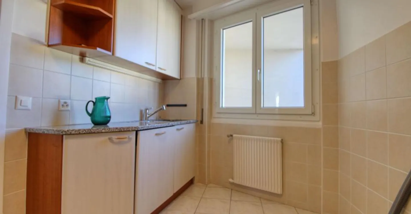 Furnished Room in Prime Location - Photo 6 of 17