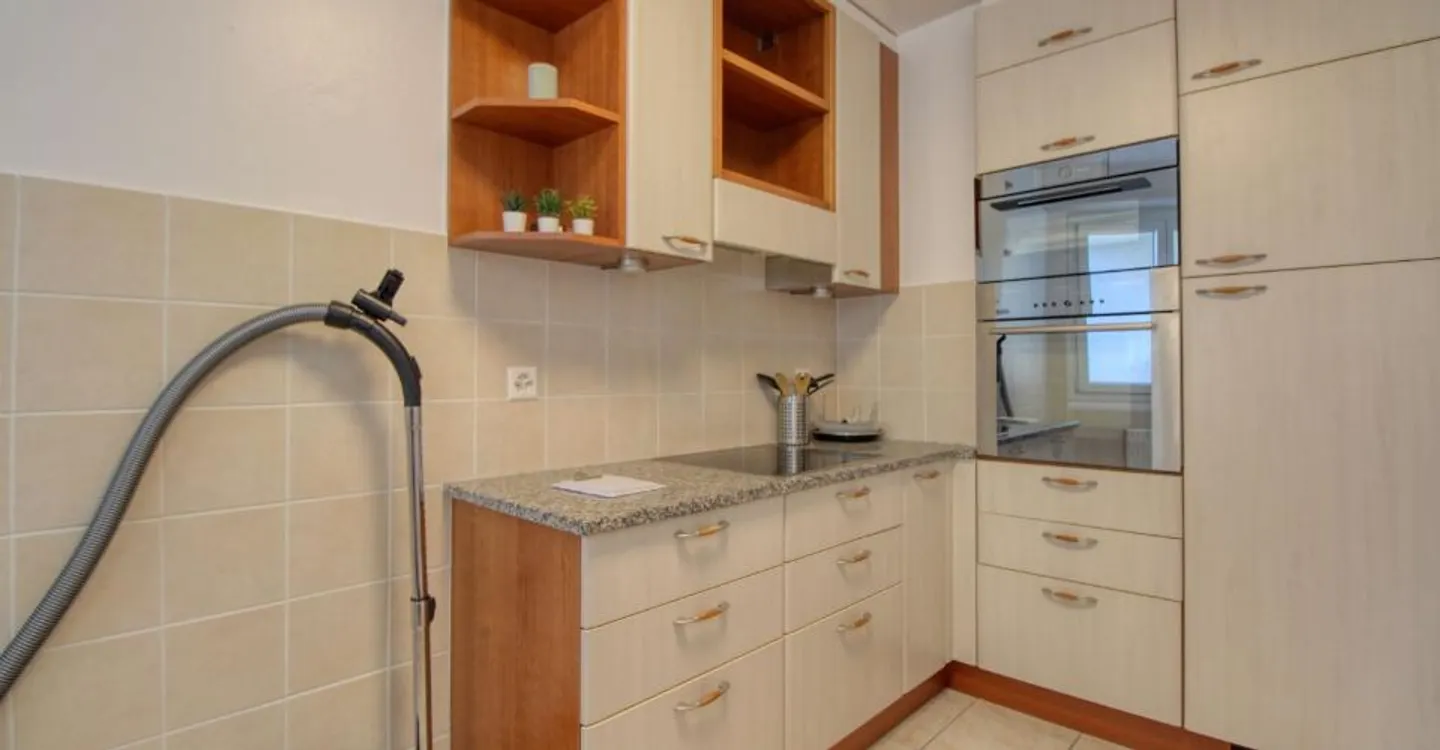 Furnished Room in Prime Location - Photo 7 of 17