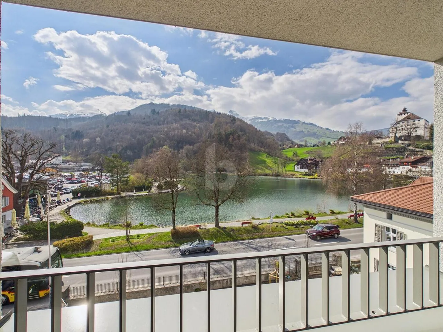Stylish Penthouse by the Lake - Photo 4 of 6