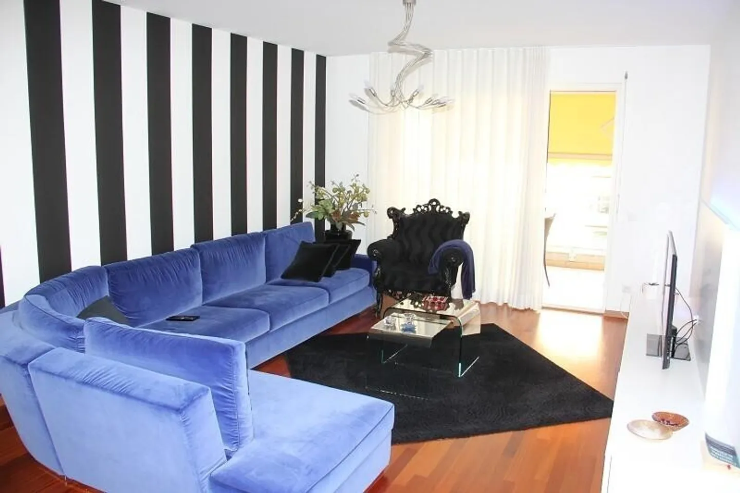 4 1/2-Room Luxury Apartment in Residence - Photo 3 of 9