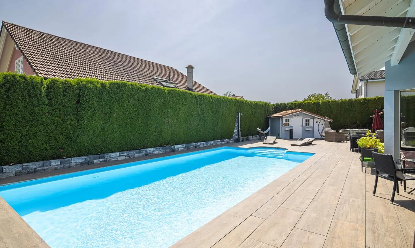 ARCHITECT DESIGNED VILLA WITH POOL IN A TRANQUIL GREEN SETTING - Photo 3 of 11