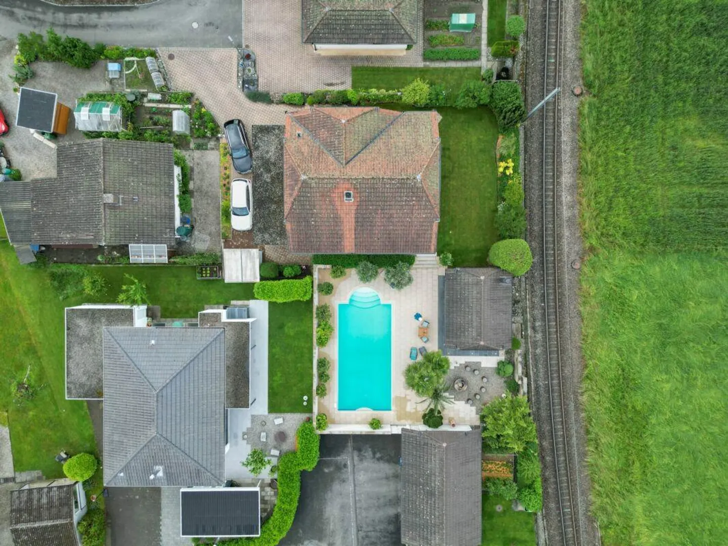 Spacious Single-Family Home with Pool and Garden Paradise in Roggwil - Photo 3 of 30