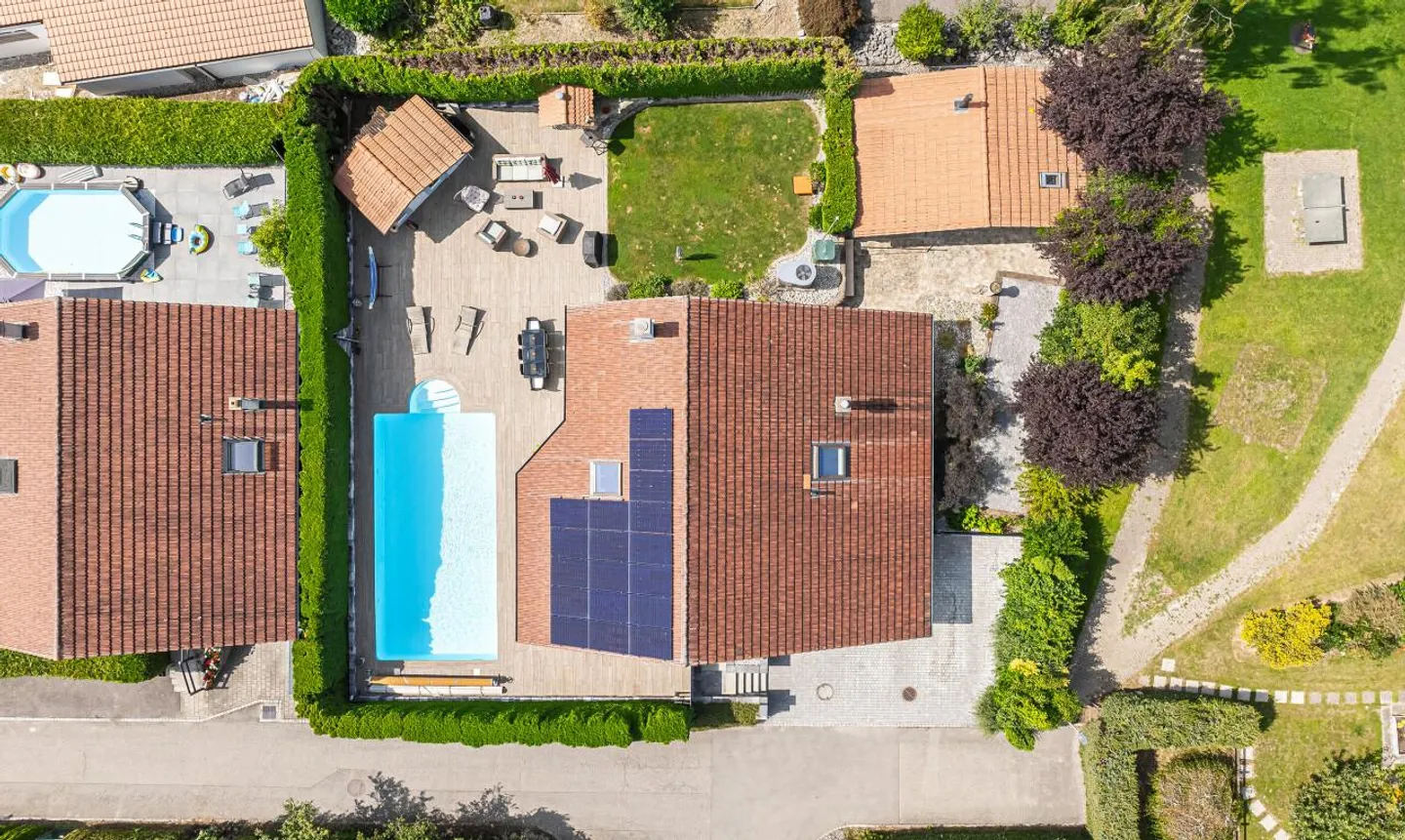 ARCHITECT DESIGNED VILLA WITH POOL IN A TRANQUIL GREEN SETTING - Photo 4 of 11