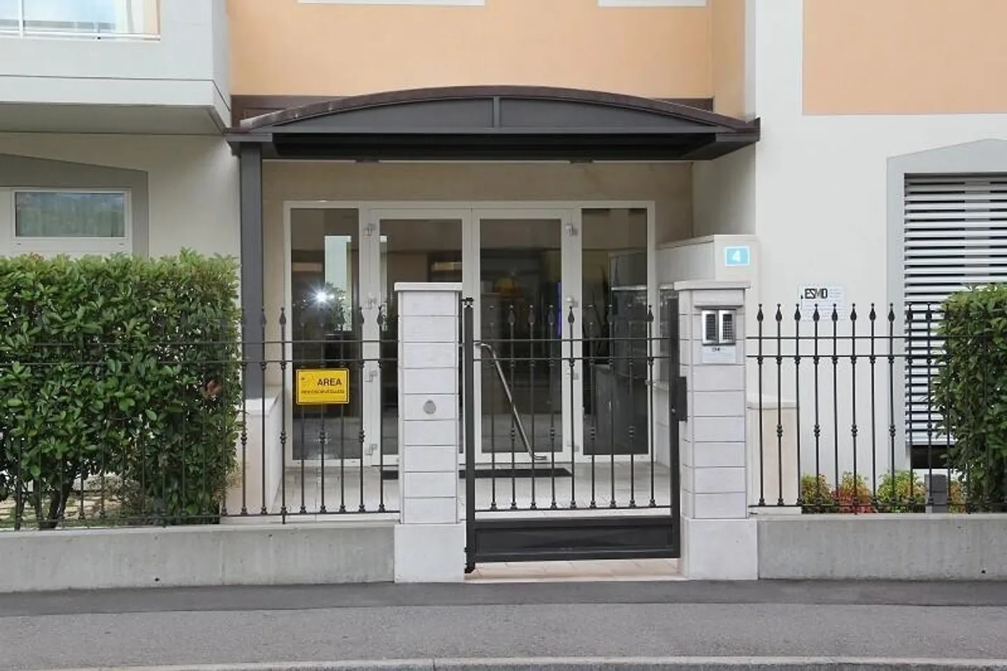 4 1/2-Room Luxury Apartment in Residence - Photo 9 of 9