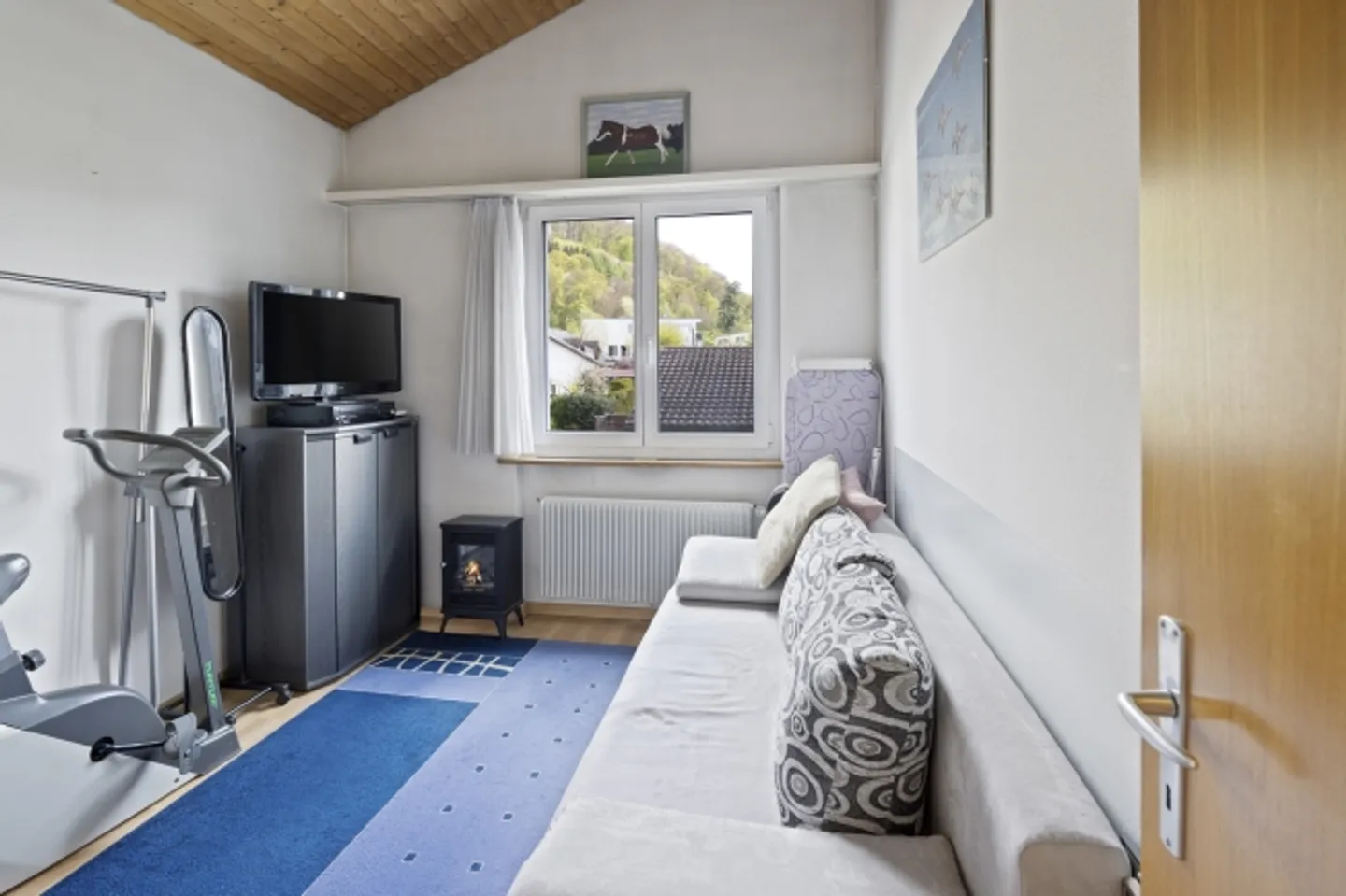 Semi-detached house for sale - Photo 10 of 13