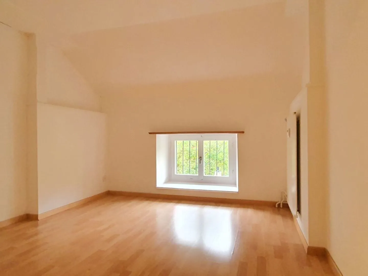 preisgünstige und gut erhaltene 3.0-Zimmer-Dachwohnung - Foto 4 von 8