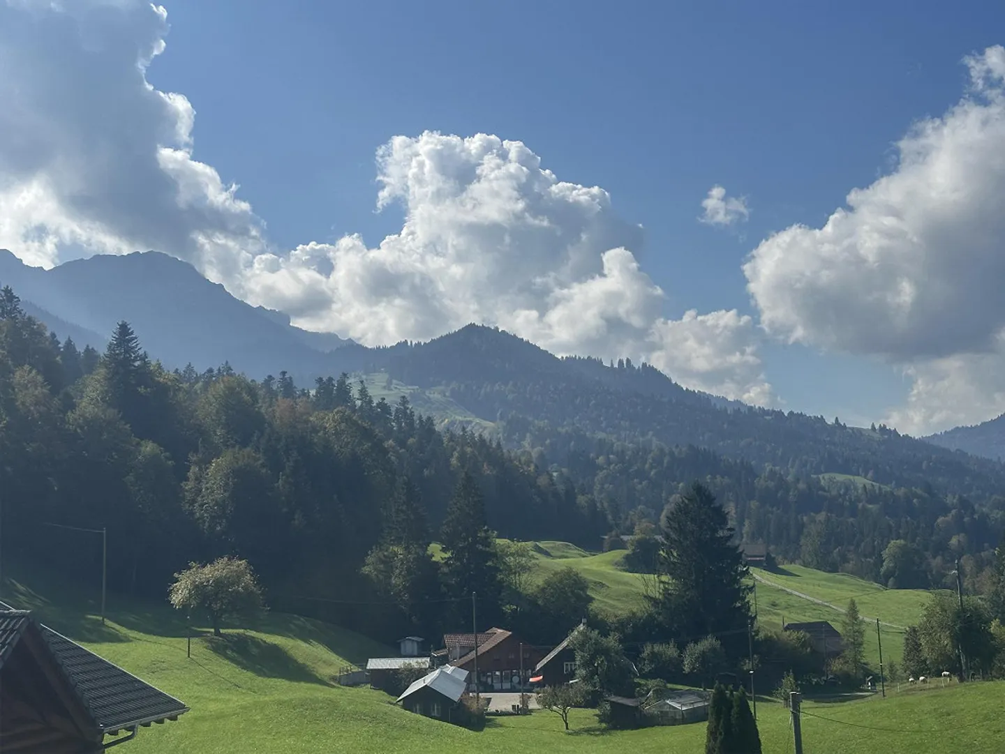 Modernes Familienhaus in der Natur - Foto 5 von 10