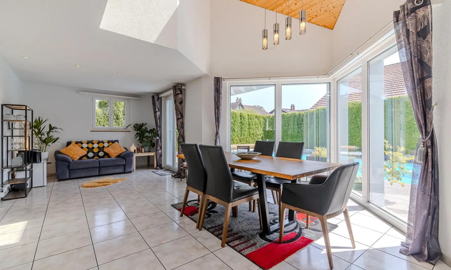 ARCHITECT DESIGNED VILLA WITH POOL IN A TRANQUIL GREEN SETTING - Photo 7 of 11