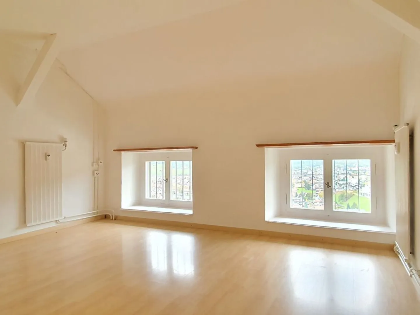 preisgünstige und gut erhaltene 3.0-Zimmer-Dachwohnung - Foto 2 von 8