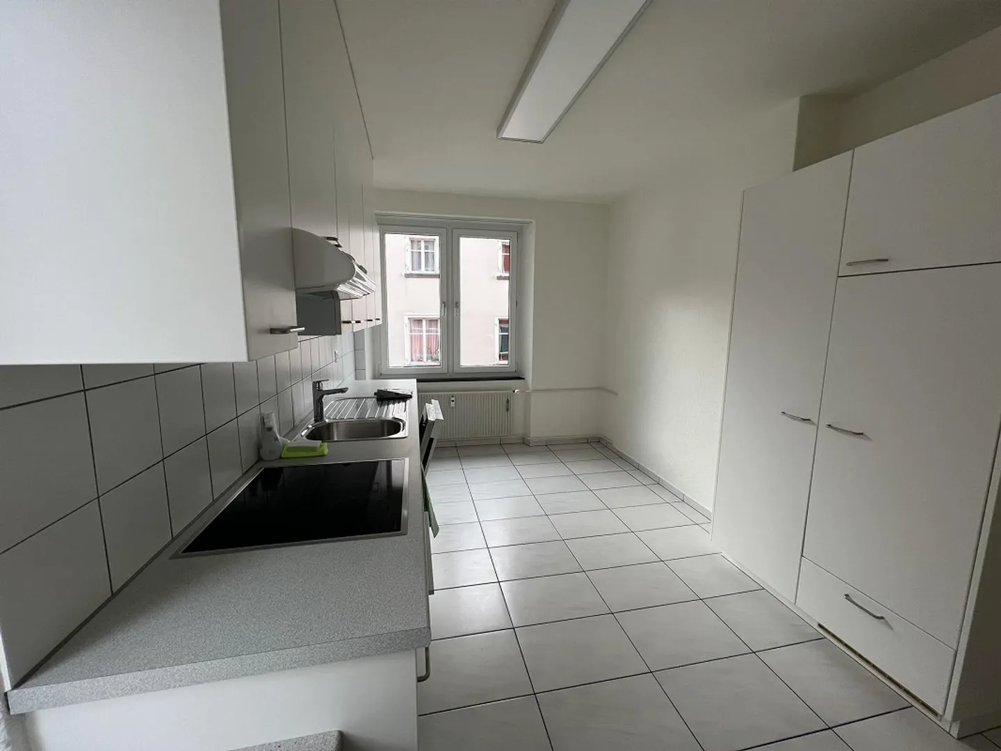 Charmante 4 Zimmer Altbau-Wohnung mit renoviertem Bad - Photo 8 sur 17