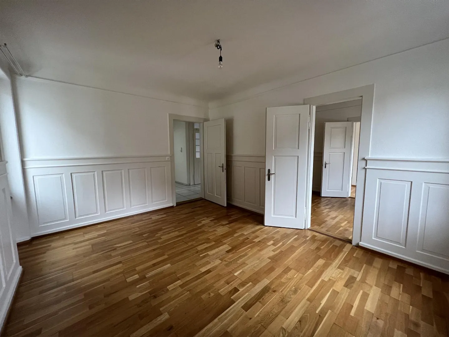 Charmante 4 Zimmer Altbau-Wohnung mit renoviertem Bad - Photo 10 sur 17