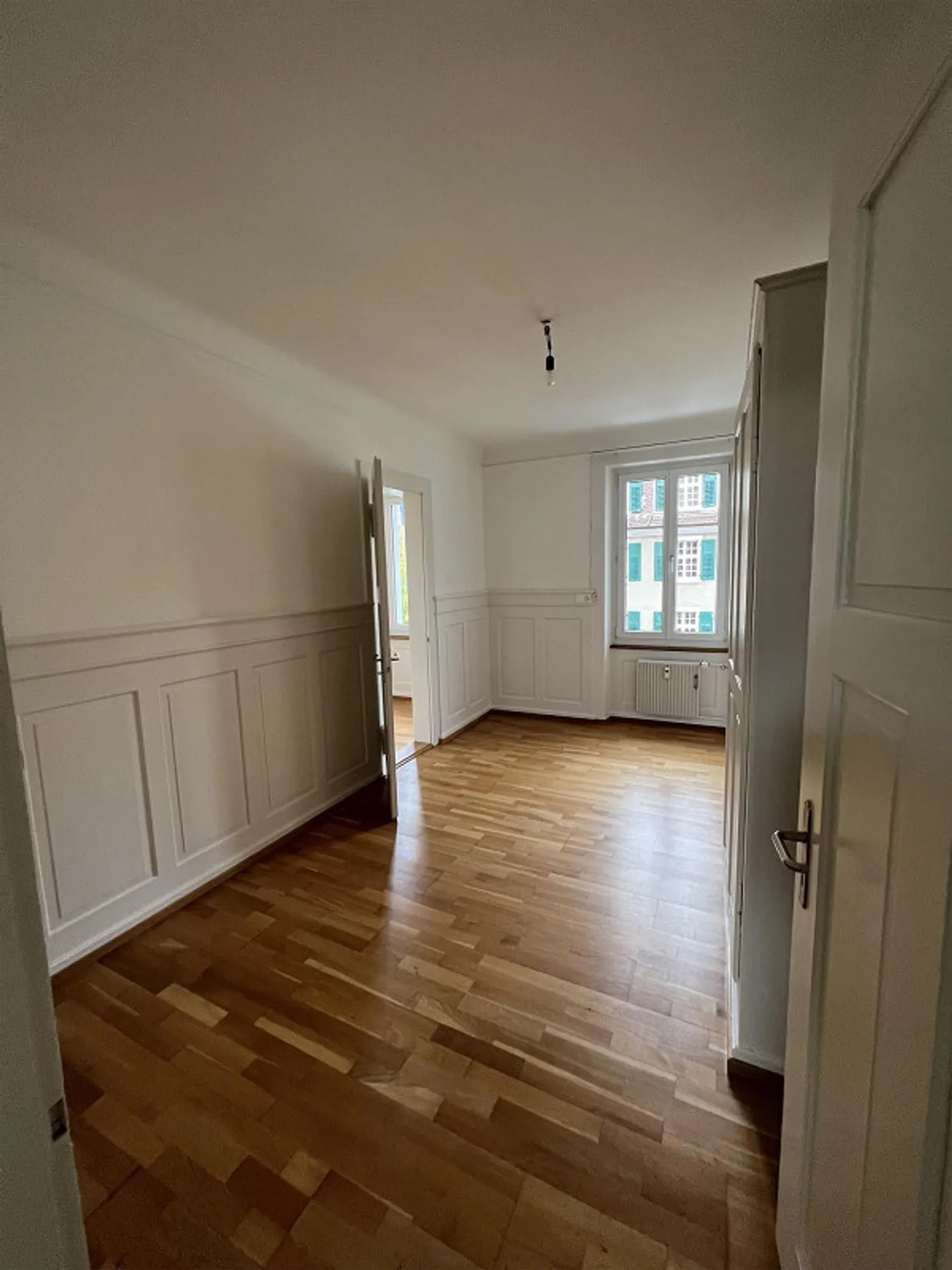 Charmante 4 Zimmer Altbau-Wohnung mit renoviertem Bad - Photo 12 sur 17