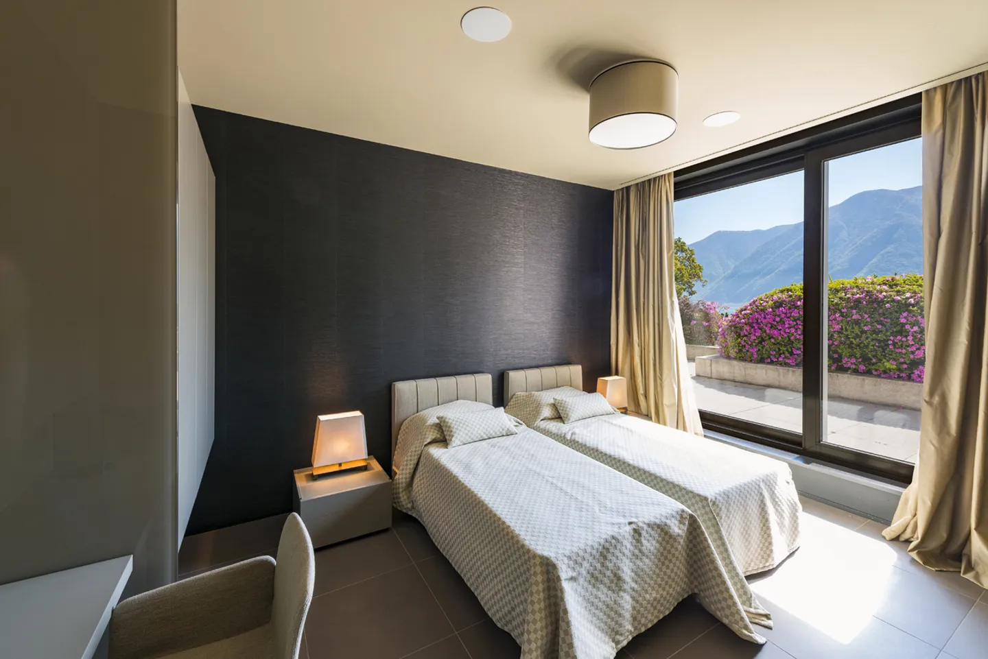 Luxury Apartment by Lake Lugano - Photo 3 of 5
