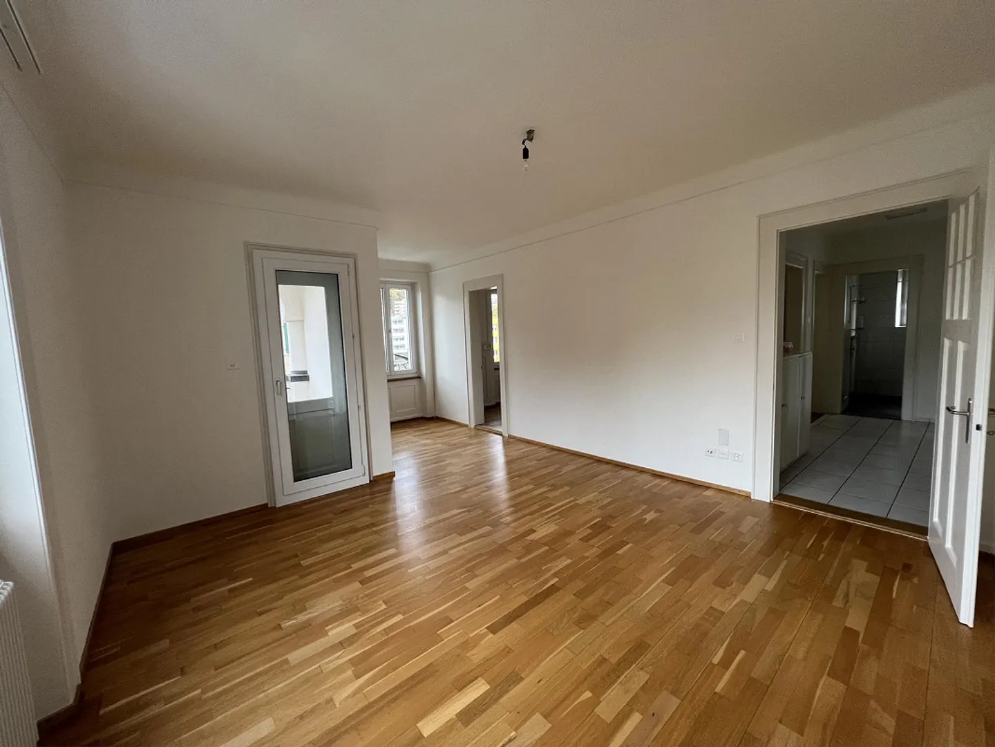 Charmante 4 Zimmer Altbau-Wohnung mit renoviertem Bad - Photo 14 sur 17