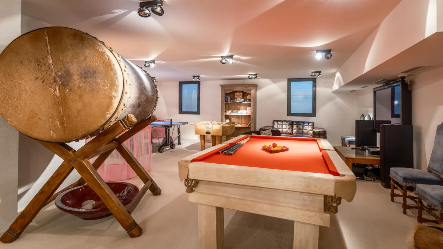 Exceptional Alpine Property for Sale in Crans-Montana - Photo 35 of 50
