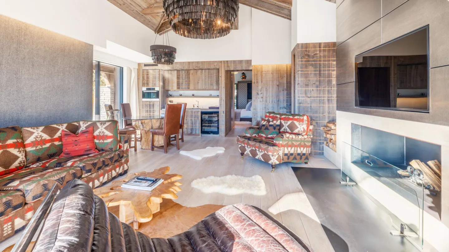 Exceptional Alpine Property for Sale in Crans-Montana - Photo 2 of 50