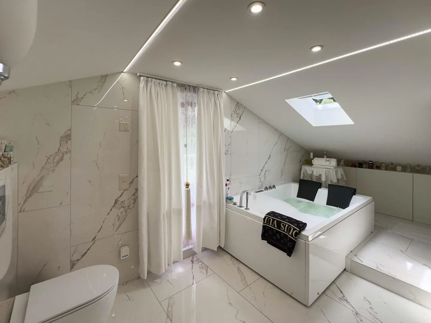 House with large garden in Figino, a short distance from the lake - Photo 6 of 11