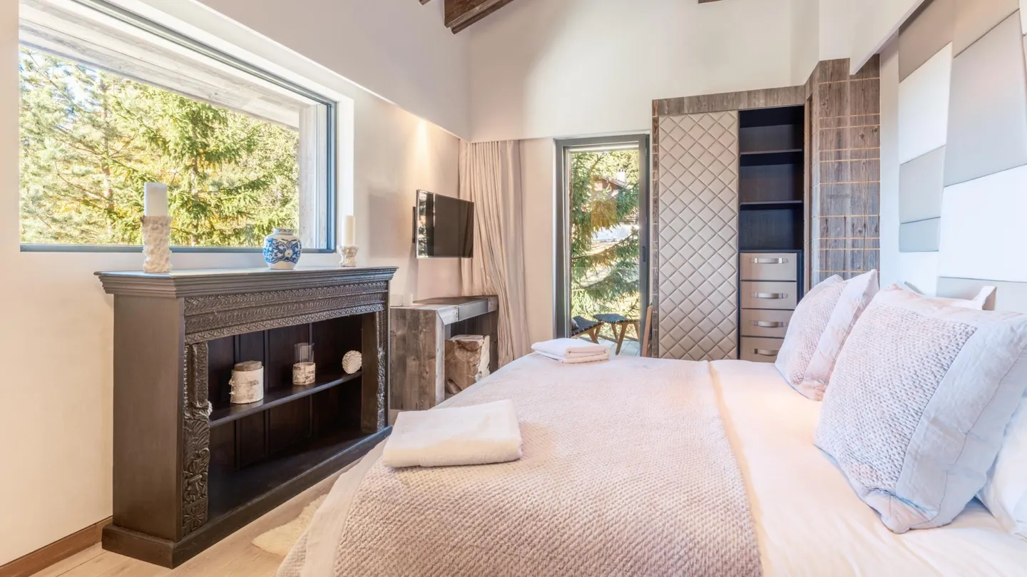 Exceptional Alpine Property for Sale in Crans-Montana - Photo 7 of 50