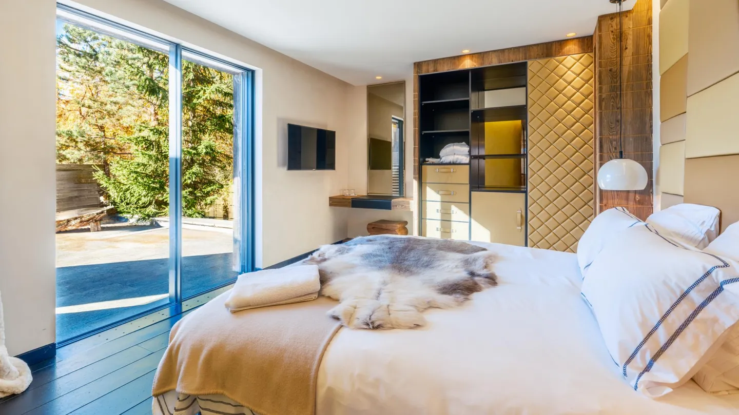 Exceptional Alpine Property for Sale in Crans-Montana - Photo 8 of 50