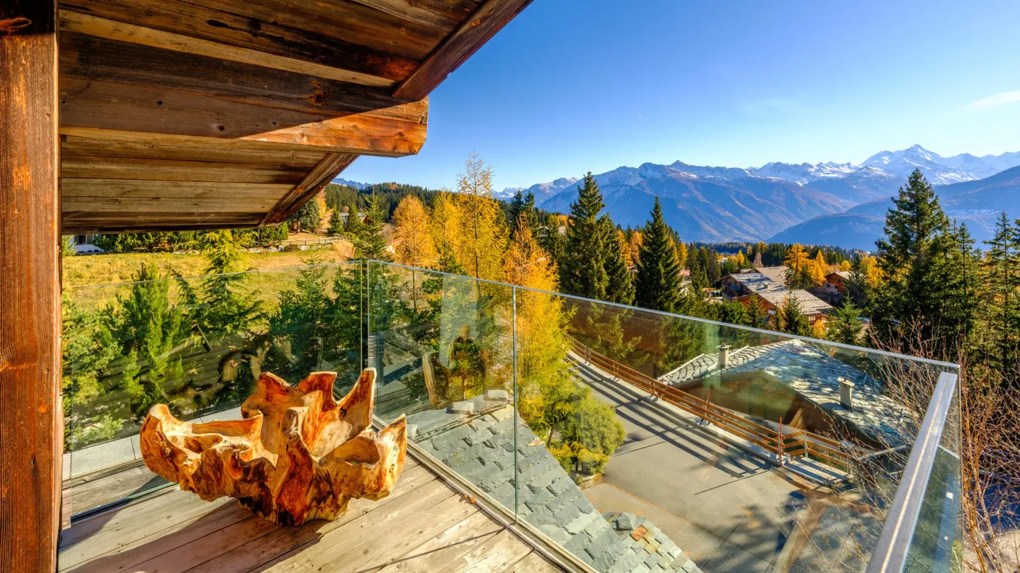 Exceptional Alpine Property for Sale in Crans-Montana - Photo 10 of 50