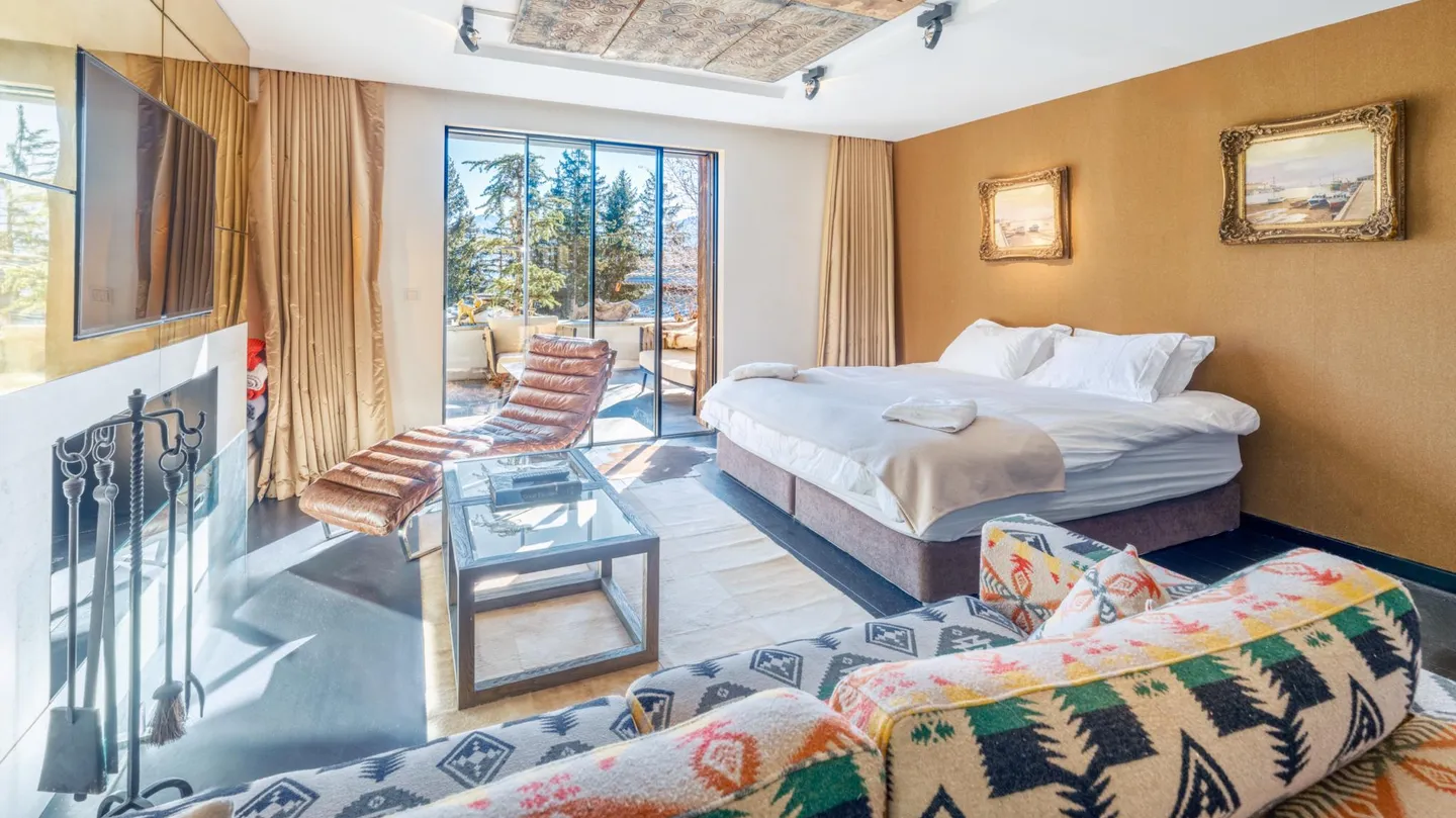 Exceptional Alpine Property for Sale in Crans-Montana - Photo 12 of 50