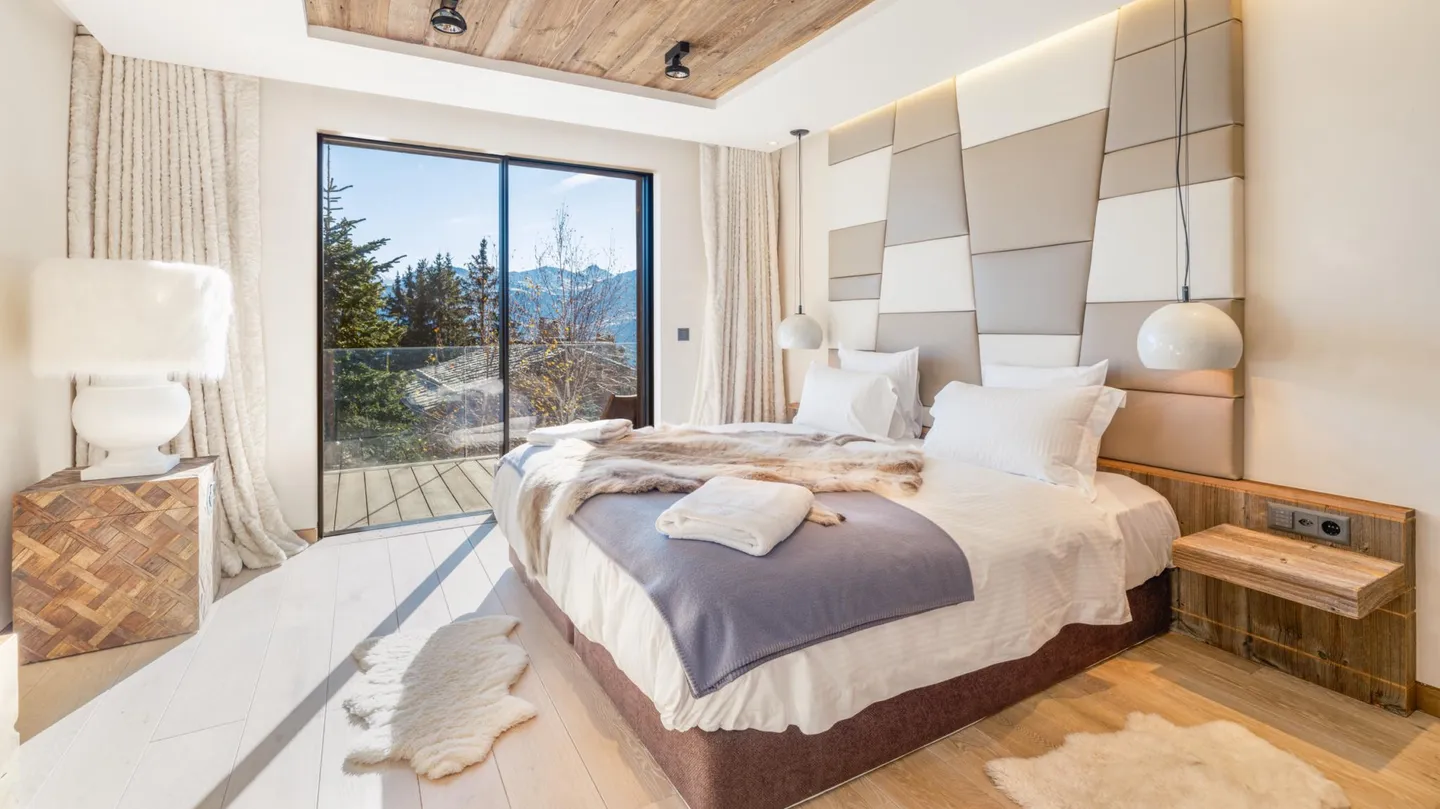 Exceptional Alpine Property for Sale in Crans-Montana - Photo 15 of 50