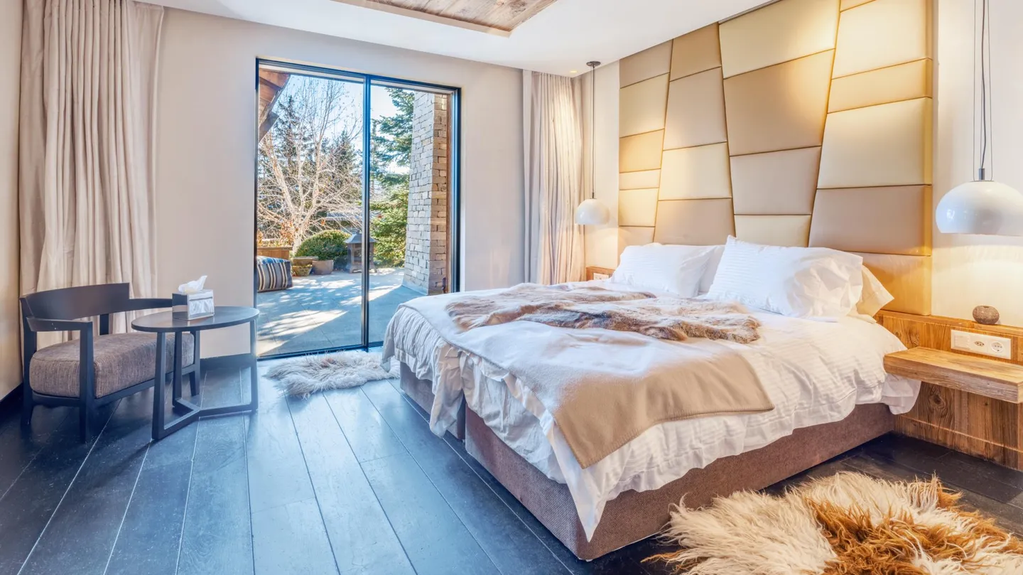 Exceptional Alpine Property for Sale in Crans-Montana - Photo 16 of 50