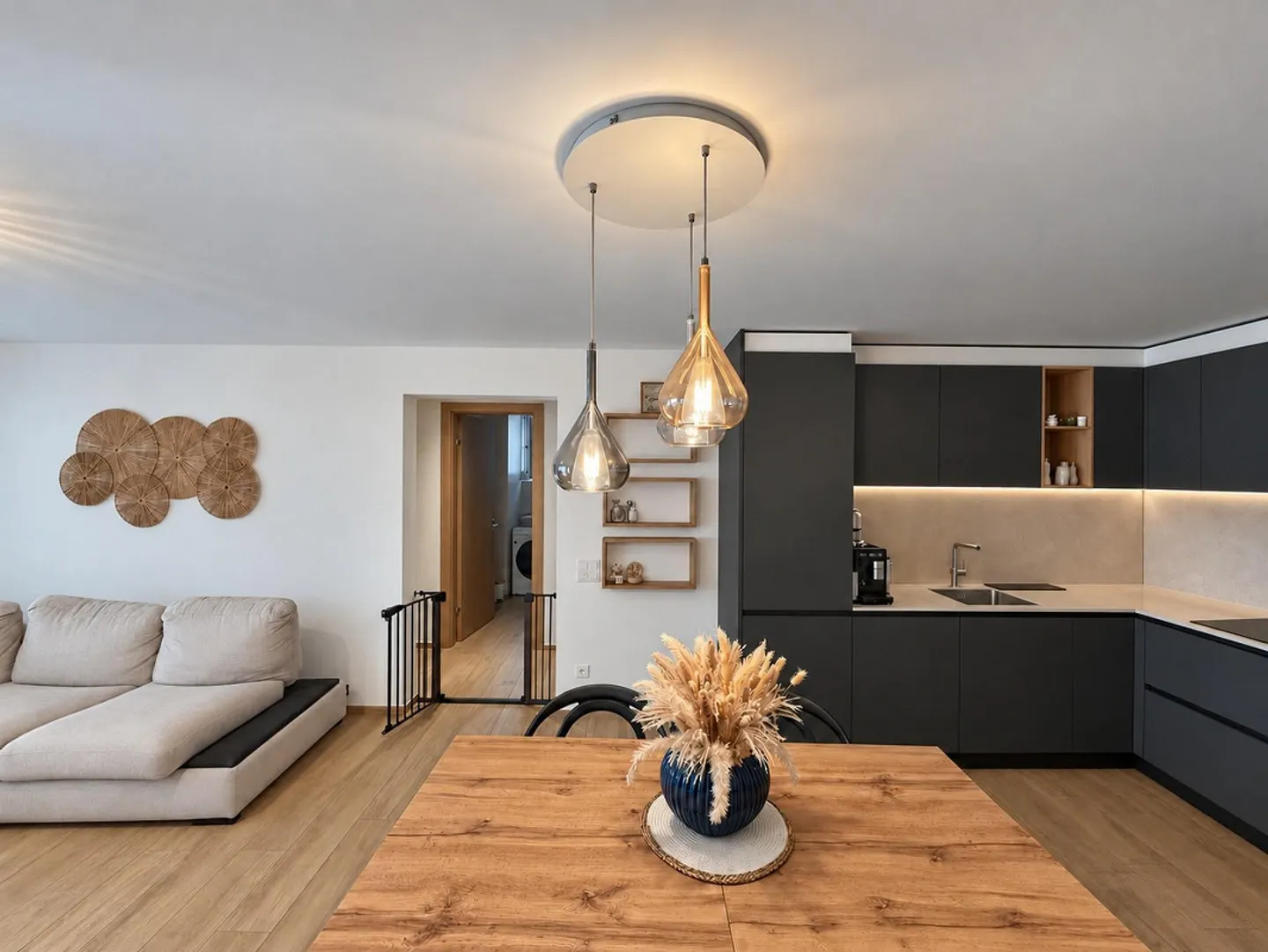 MODERN UND NEU 3.5 MIT GARTEN IN RIVERA - Foto 1 von 13