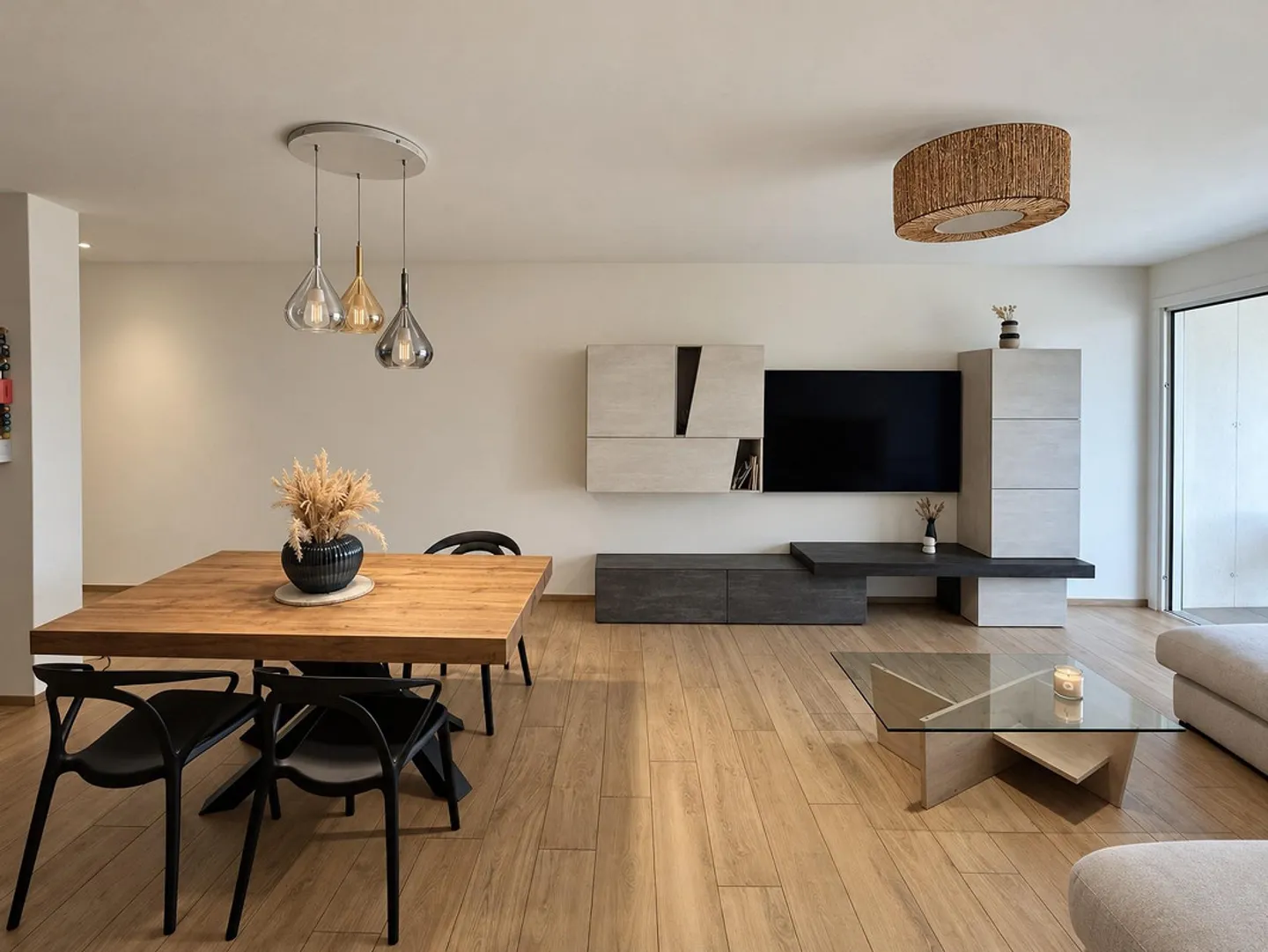 MODERN UND NEU 3.5 MIT GARTEN IN RIVERA - Foto 2 von 13