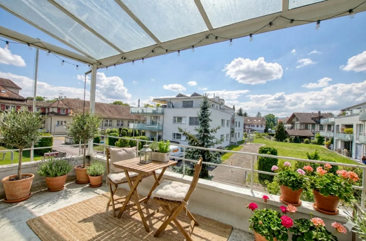 Il fascino dell'edificio storico incontra il comfort abitativo: appartamento di 4,5 stanze appena ristrutturato con sezione giardino privata - Foto 3 di 14