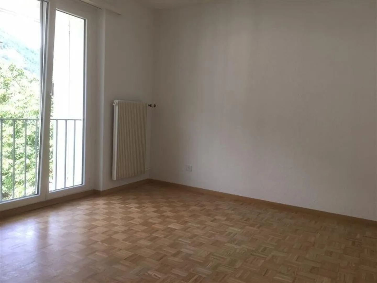 Charming 2-Room Apartment - Photo 3 of 7
