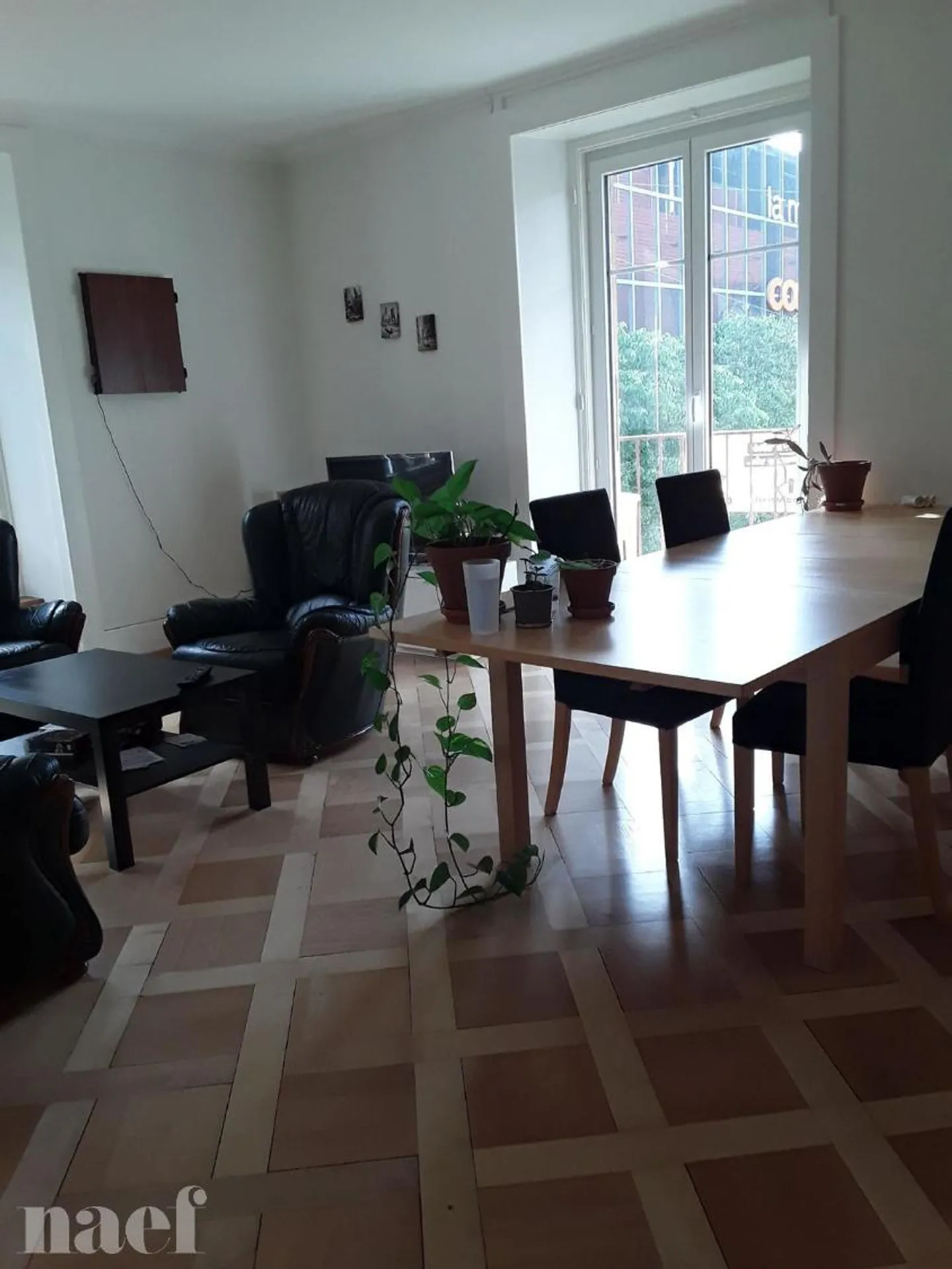Appartement avec 5,5 pièces au 2ème étage avec ascenseur, situé au Rue de l'Eglise 6, 2000 Neuchâtel - Photo 2 sur 8