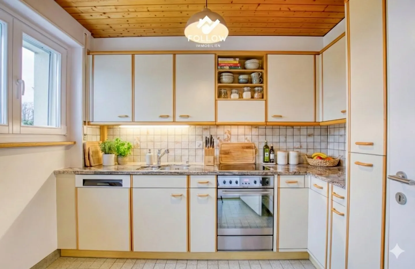 Il fascino dell'edificio storico incontra il comfort abitativo: appartamento di 4,5 stanze appena ristrutturato con sezione giardino privata - Foto 4 di 14