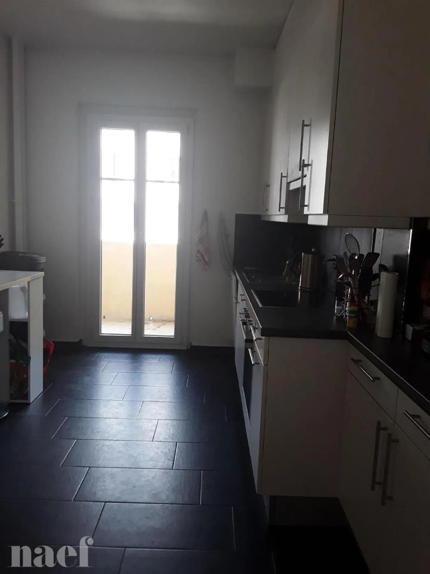 Appartement avec 5,5 pièces au 2ème étage avec ascenseur, situé au Rue de l'Eglise 6, 2000 Neuchâtel - Photo 3 sur 8